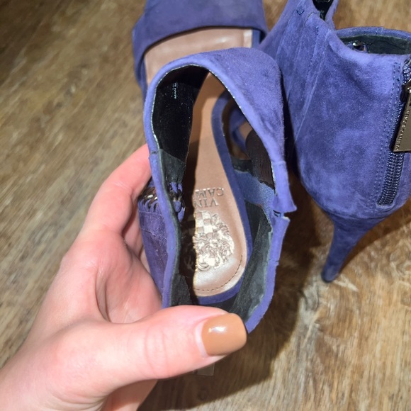 Vince Camuto stilettos. Only worn ONCE and it perfect condition! - Picture 3 of 4